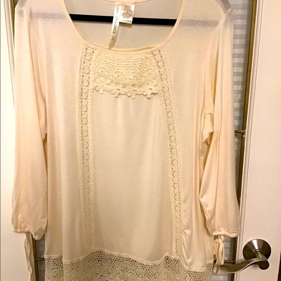 Forgotten Grace XL cream top - Picture 1 of 6